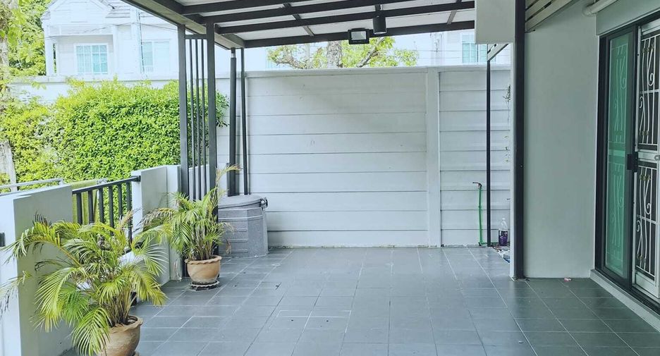 For sale 3 bedrooms townhouse in Bang Phli, Samut Prakan