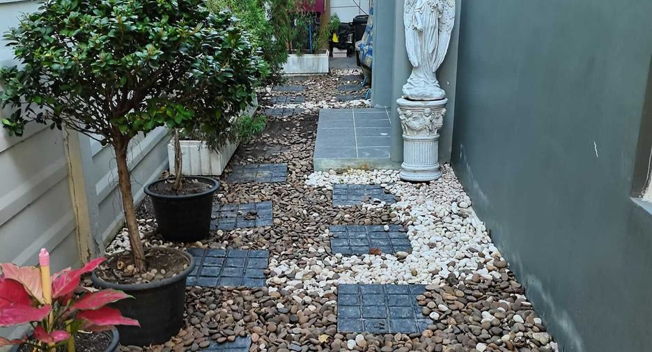 For sale 3 bedrooms townhouse in Bang Phli, Samut Prakan