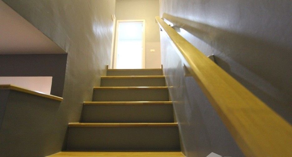 Casa adosada en venta de 3 habitaciones en Mueang Nakhon Pathom, Nakhon Pathom