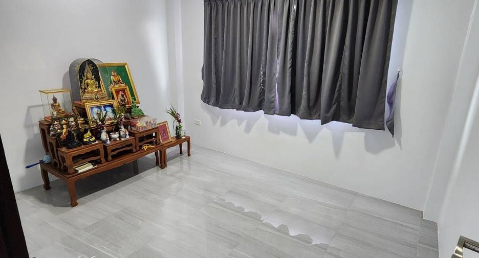 For sale 4 bedrooms house in Nong Khae, Saraburi