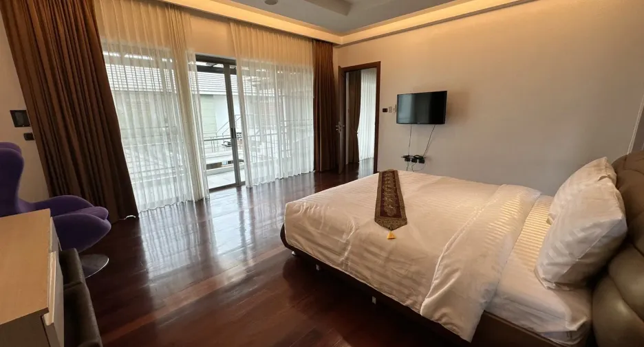 À louer 4 chambres villa à Mueang Phuket, Phuket