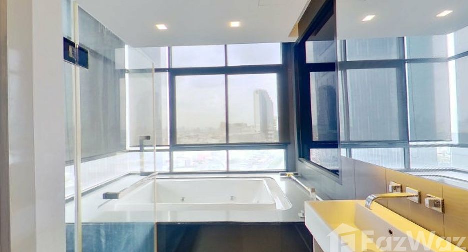 For sale 2 bedrooms condo in Huai Khwang, Bangkok