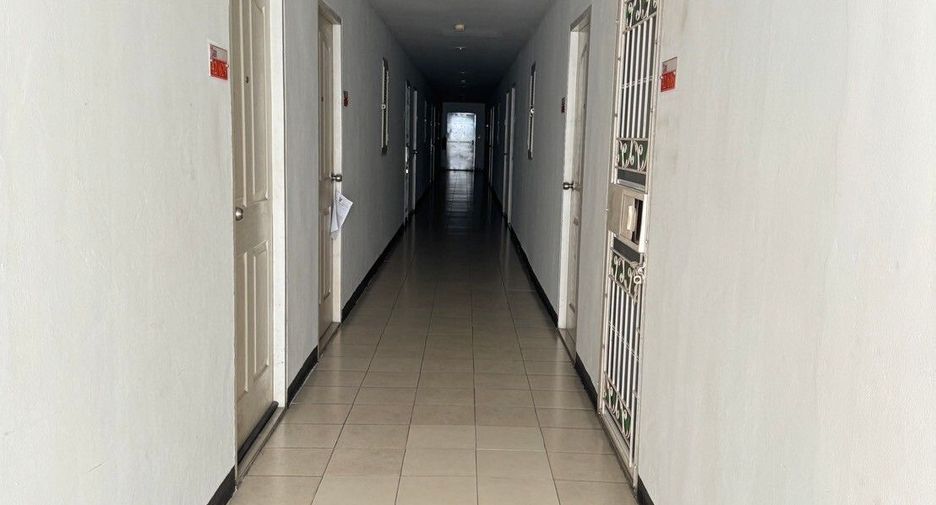 For sale 1 bed condo in Lam Luk Ka, Pathum Thani