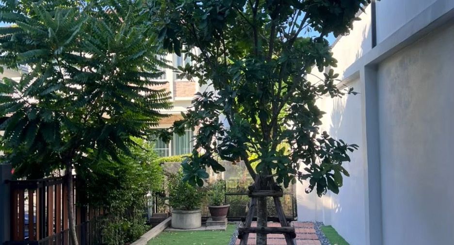 For sale 6 bedrooms house in Khan Na Yao, Bangkok