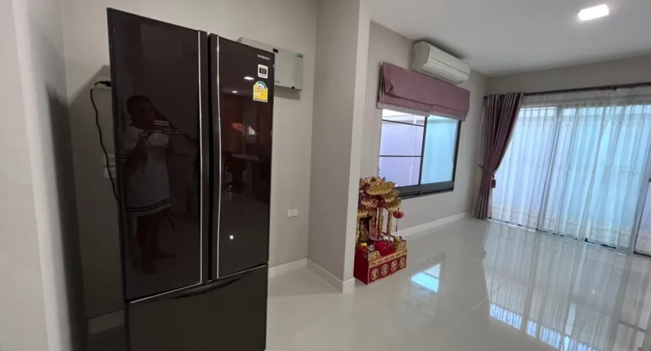 For sale 6 bedrooms house in Khan Na Yao, Bangkok