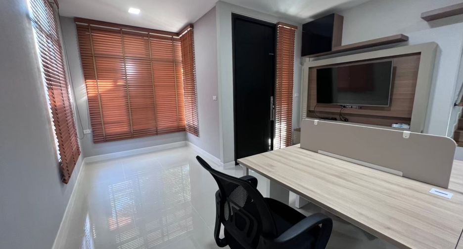 For sale 6 bedrooms house in Khan Na Yao, Bangkok