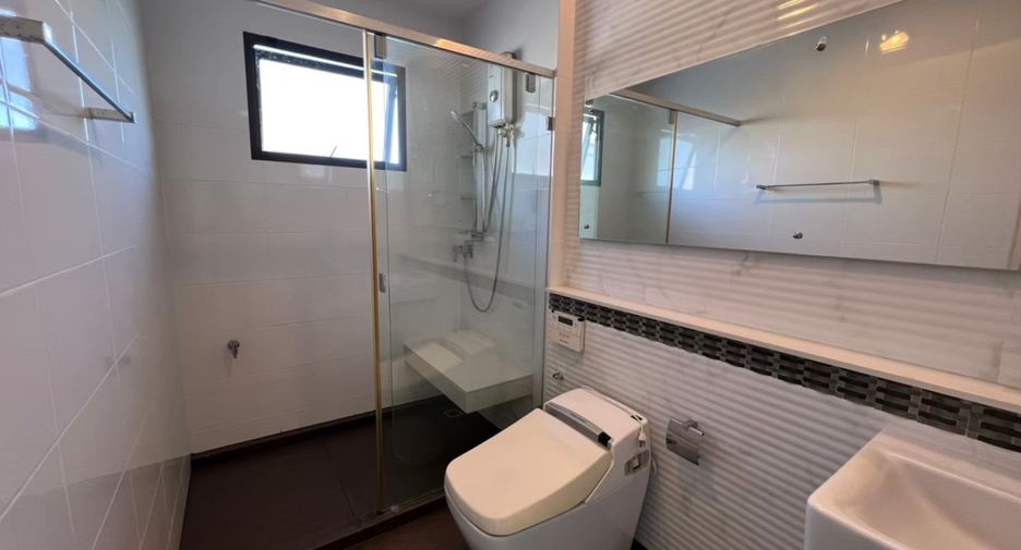 For sale 6 bedrooms house in Khan Na Yao, Bangkok