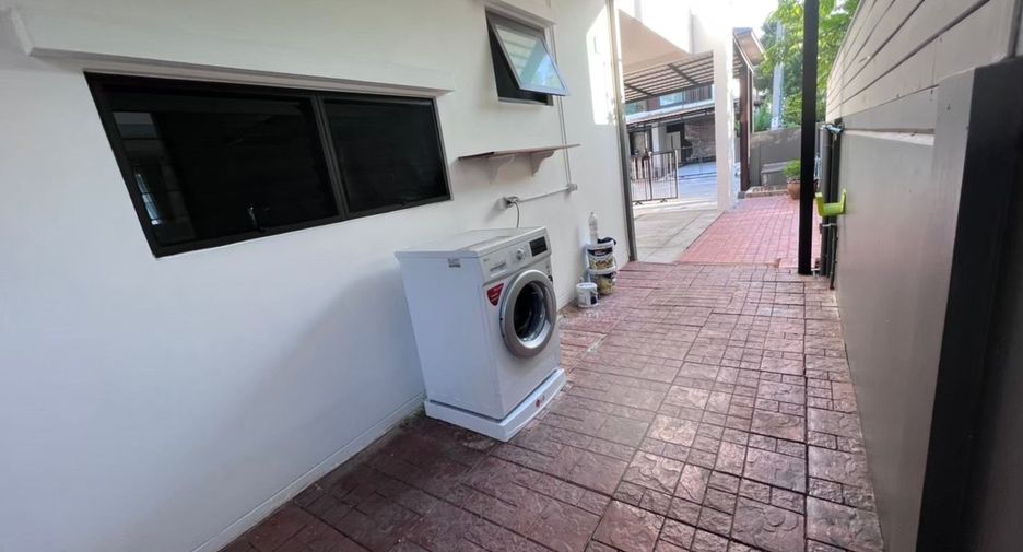 For sale 6 bedrooms house in Khan Na Yao, Bangkok