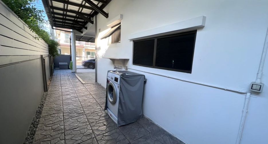 For sale 6 bedrooms house in Khan Na Yao, Bangkok