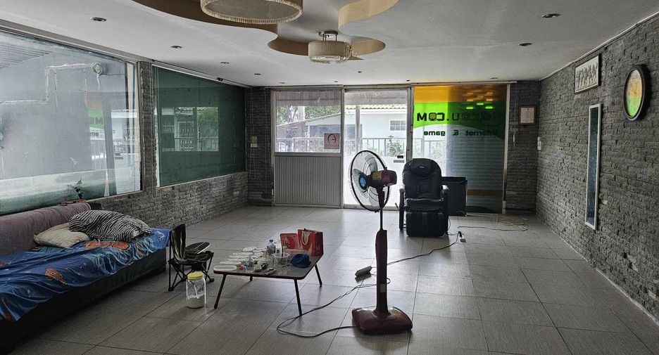 For sale 3 bedrooms townhouse in Khlong Luang, Pathum Thani