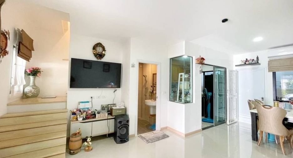 À vendre 4 chambres maison de ville à Bang Bon, Bangkok