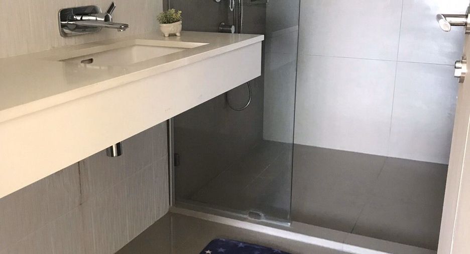 For sale 1 bed condo in Watthana, Bangkok