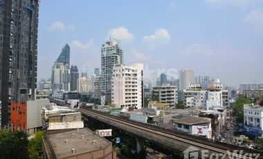 For sale 2 bedrooms condo in Khlong Toei, Bangkok