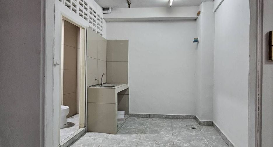 Gewerbefläche zum Kauf mit 6 Zimmer in Bang Kho Laem, Bangkok