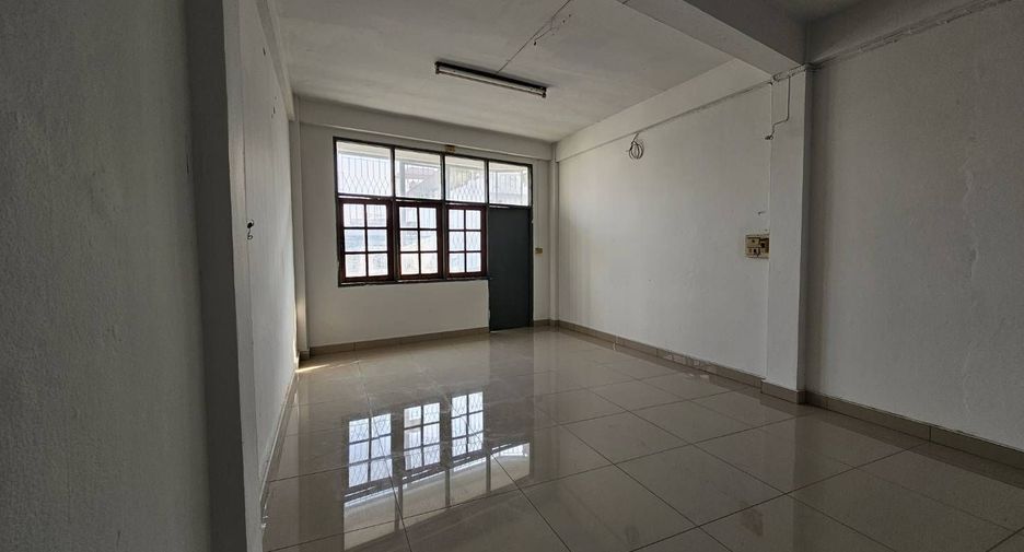 Gewerbefläche zum Kauf mit 6 Zimmer in Bang Kho Laem, Bangkok