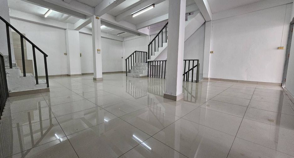 Gewerbefläche zum Kauf mit 6 Zimmer in Bang Kho Laem, Bangkok