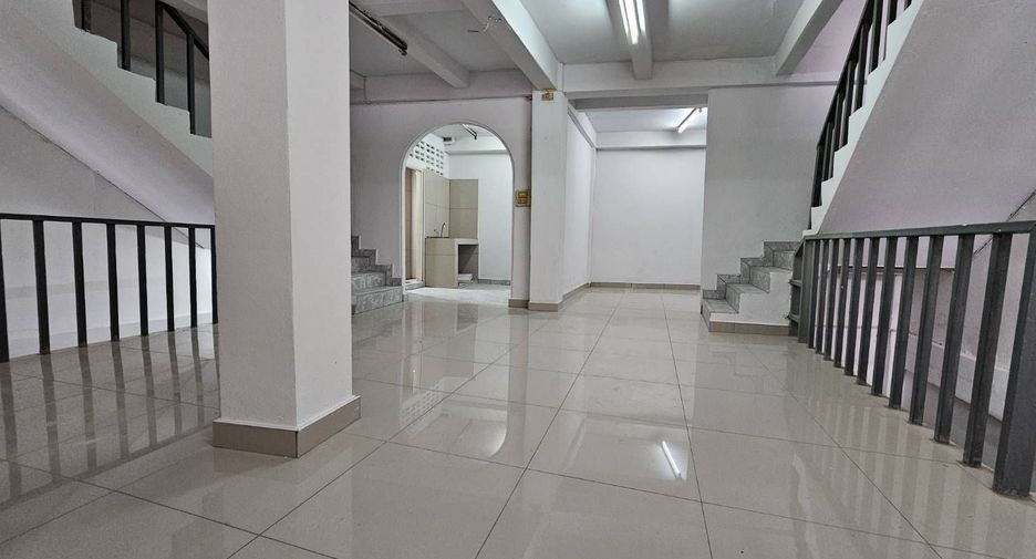 Gewerbefläche zum Kauf mit 6 Zimmer in Bang Kho Laem, Bangkok