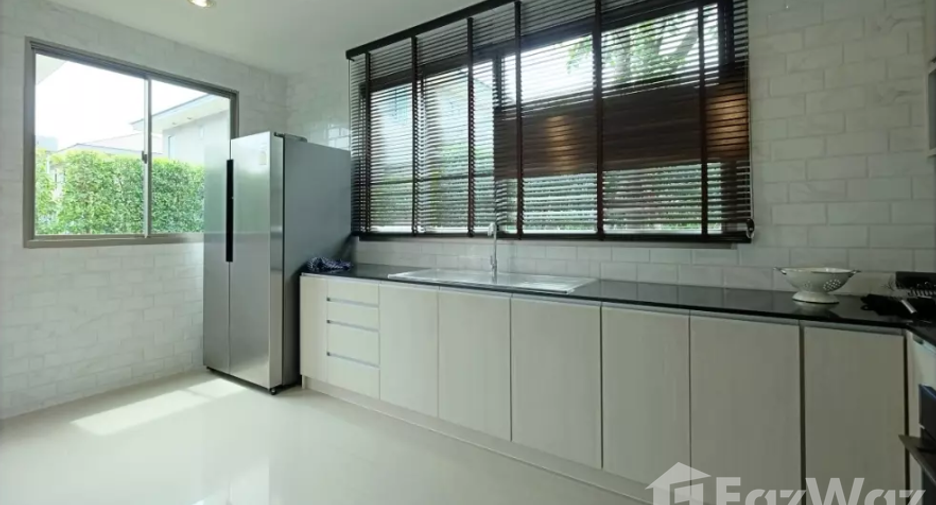 For sale 5 bedrooms house in Prawet, Bangkok
