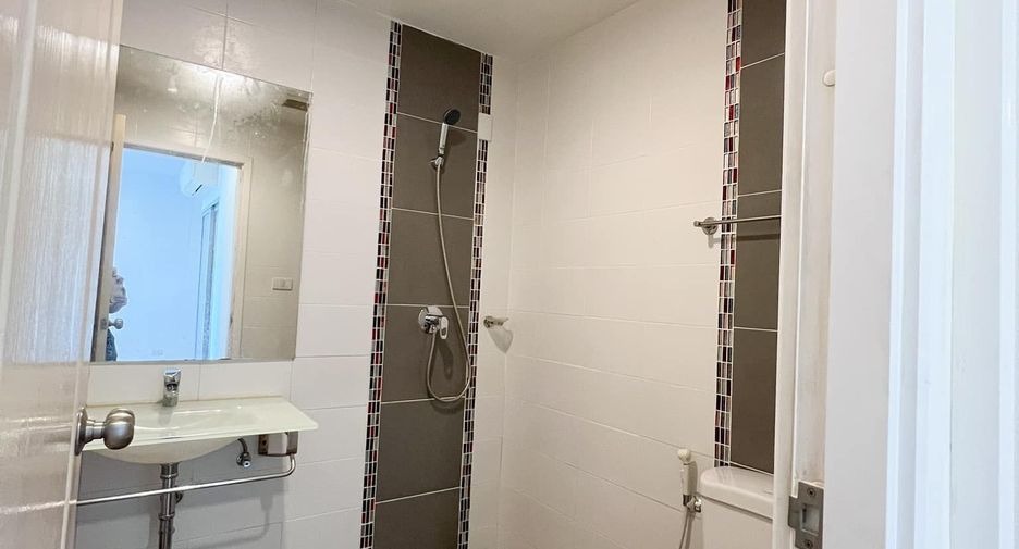 For sale 2 bedrooms condo in Khan Na Yao, Bangkok