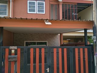 For sale 4 bedrooms townhouse in Khlong Sam Wa, Bangkok