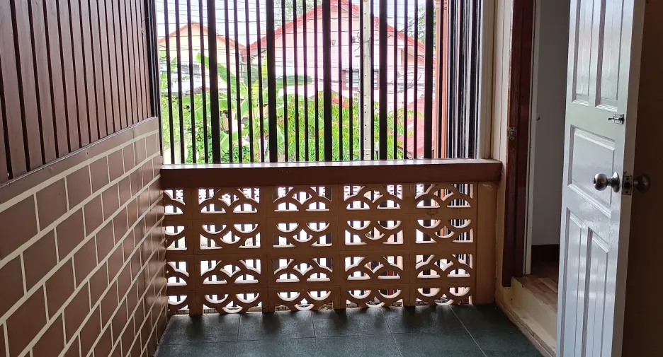 For sale 4 bedrooms townhouse in Khlong Sam Wa, Bangkok