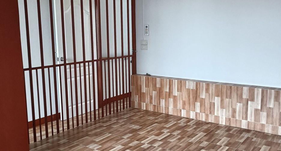 For sale 4 bedrooms townhouse in Khlong Sam Wa, Bangkok