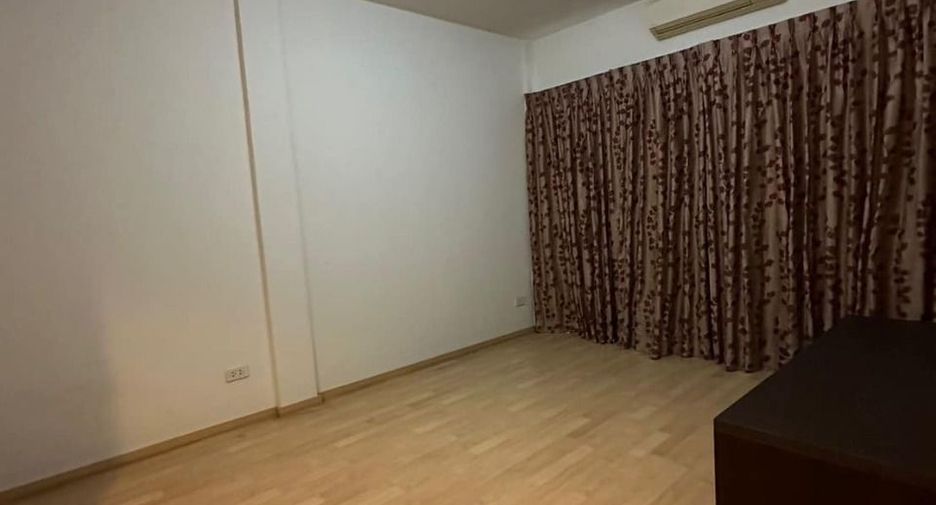 Reihenhaus zum Kauf mit 3 Zimmer in Suan Luang, Bangkok