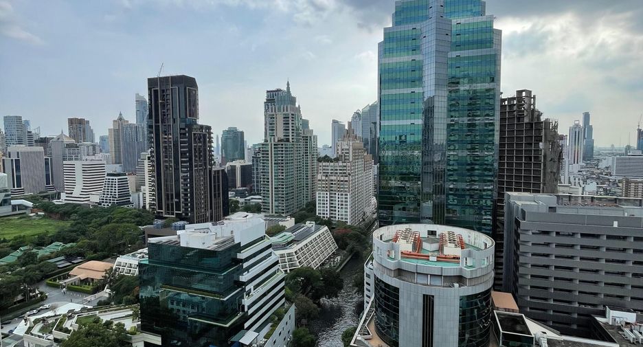 For sale 2 bedrooms condo in Watthana, Bangkok