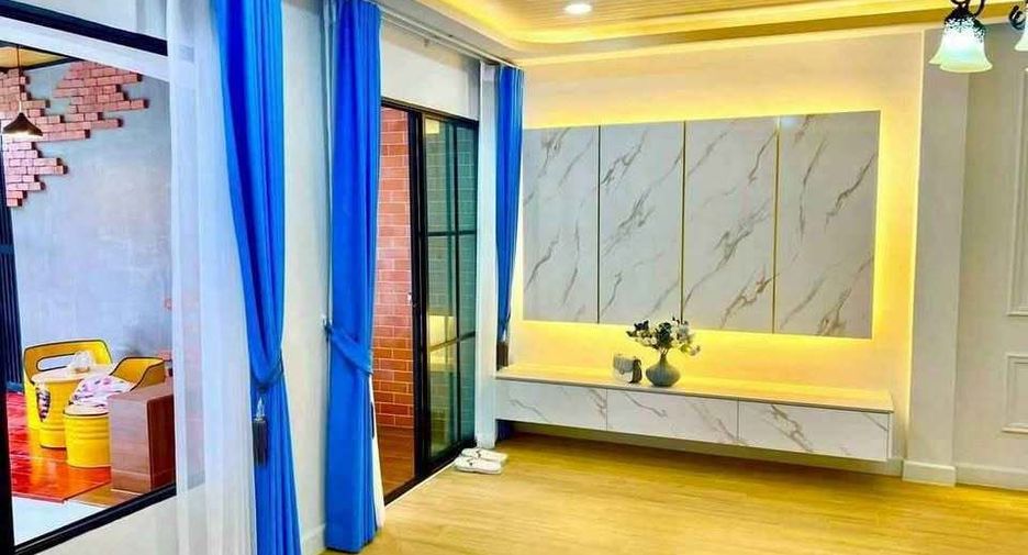 Casa en venta de 3 habitaciones en Khlong Sam Wa, Bangkok