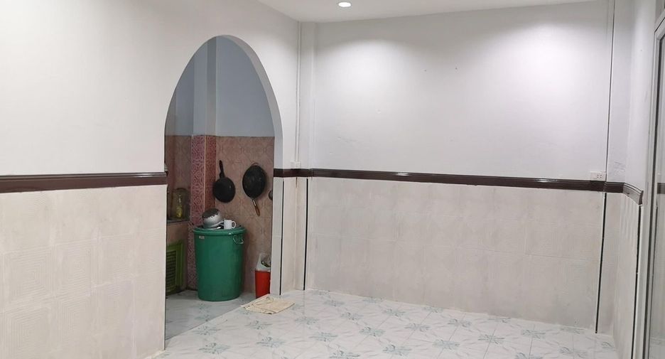 For sale 4 bedrooms townhouse in Sena, Phra Nakhon Si Ayutthaya