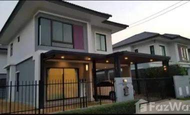 Casa en alquiler de 3 habitaciones en Mueang Pathum Thani, Pathum Thani