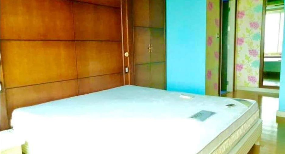 For sale 3 bedrooms condo in Bang Kho Laem, Bangkok