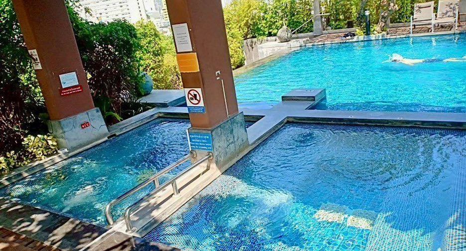 For sale and for rent 1 bed condo in Watthana, Bangkok