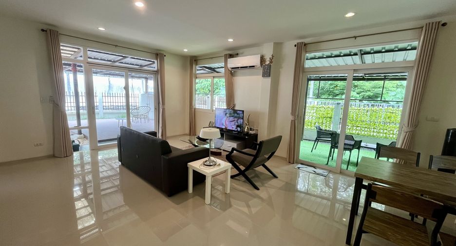 À louer 3 chambres maison à Mueang Phuket, Phuket