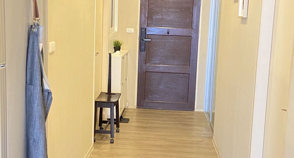 For sale 2 bedrooms condo in Huai Khwang, Bangkok