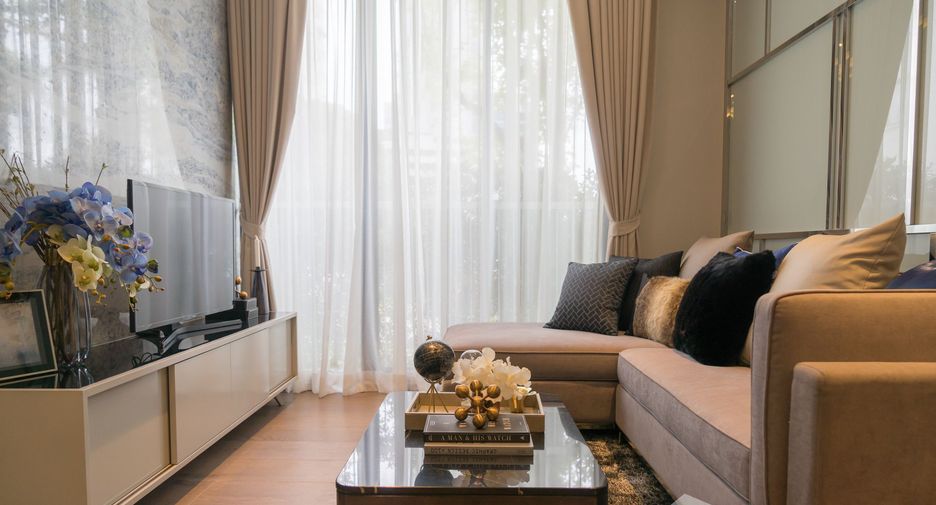 For sale 1 bed condo in Khlong Toei, Bangkok