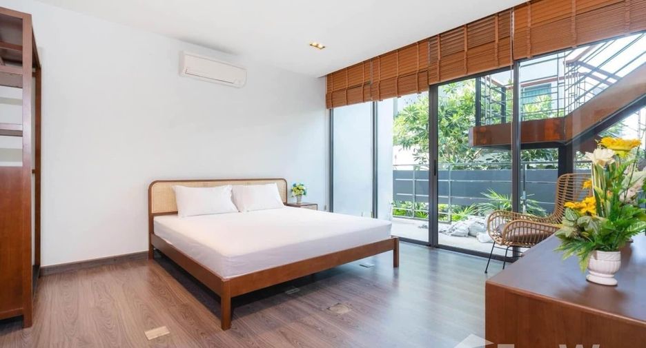 For rent 5 bedrooms villa in Mueang Phuket, Phuket