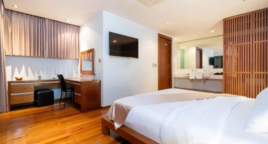 For rent 5 bedrooms villa in Mueang Phuket, Phuket