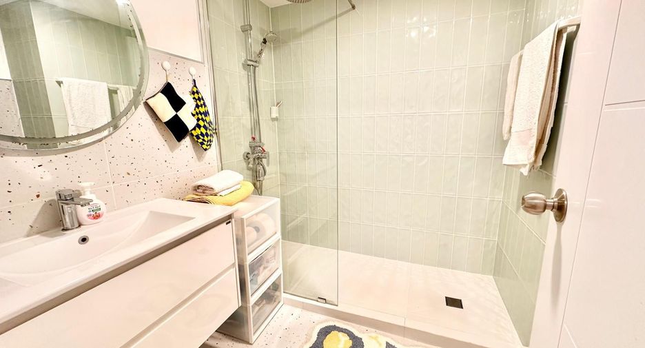 For sale 1 bed condo in Watthana, Bangkok