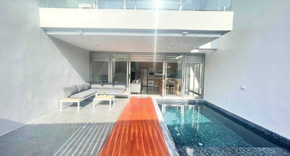 For rent 3 bedrooms villa in Mueang Phuket, Phuket