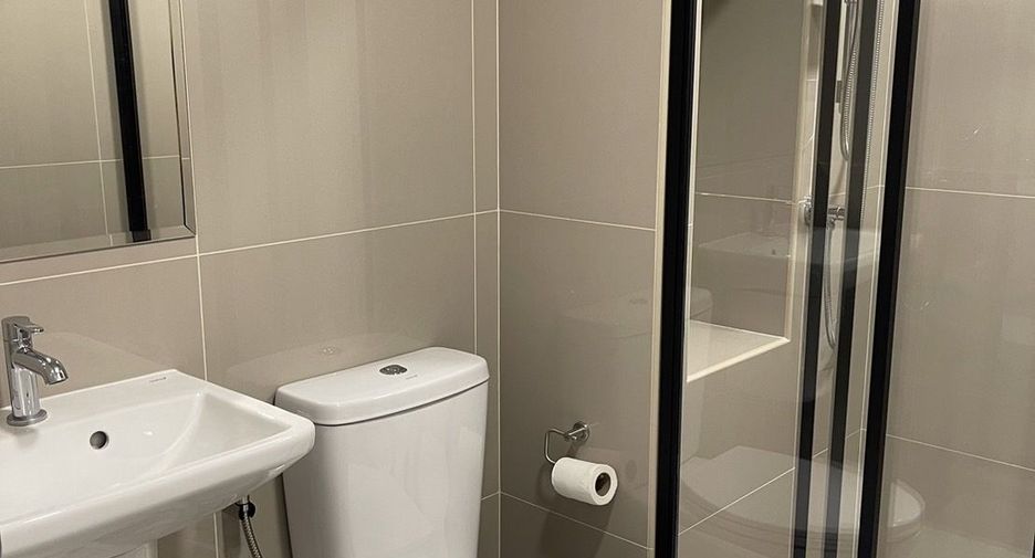 For rent 1 bed condo in Mueang Pathum Thani, Pathum Thani