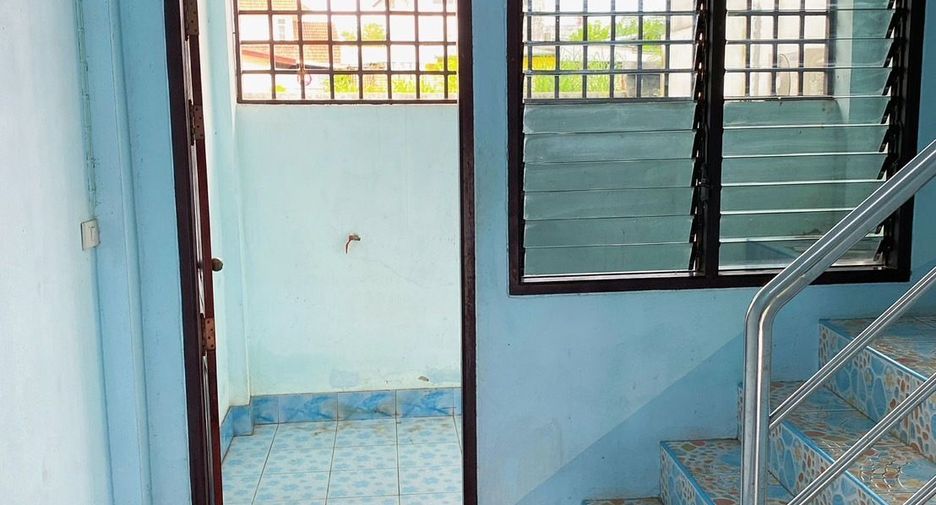 For sale 2 bedrooms townhouse in Mueang Sakon Nakhon, Sakon Nakhon