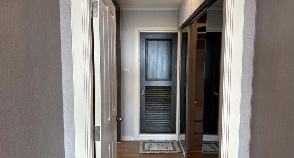 For sale and for rent 3 bedrooms condo in Yan Nawa, Bangkok