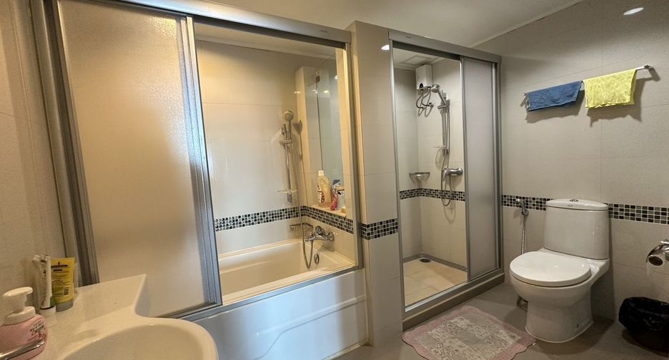 For sale and for rent 3 bedrooms condo in Yan Nawa, Bangkok