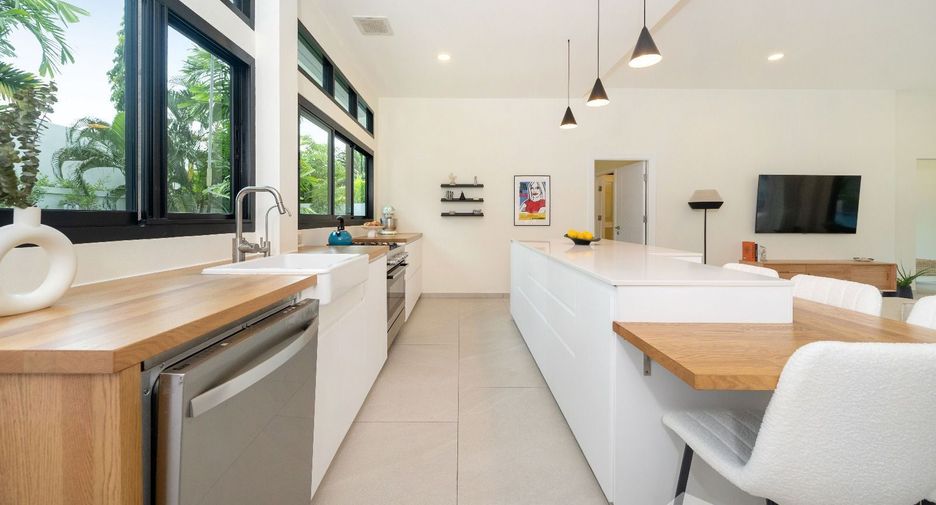 For rent 5 bedrooms villa in Thalang, Phuket