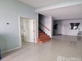 À vendre et à louer 4 chambres maison de ville à Krathum Baen, Samut Sakhon