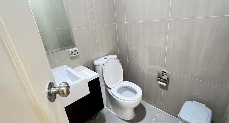For sale 1 bed condo in Watthana, Bangkok