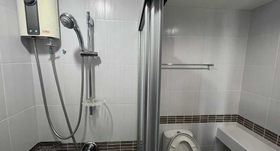 For sale 1 bed condo in Mueang Udon Thani, Udon Thani