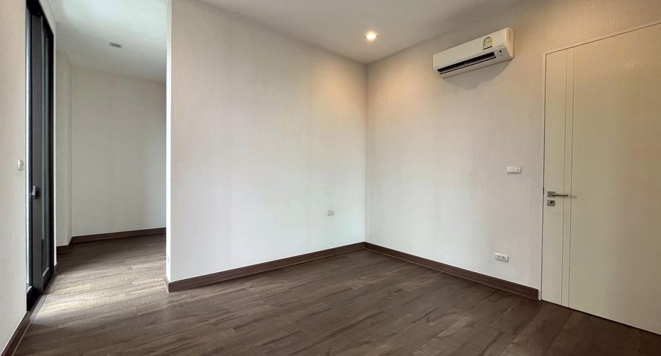 For sale 5 bedrooms house in Lat Phrao, Bangkok