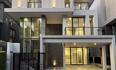 Casa en venta de 5 habitaciones en Lat Phrao, Bangkok